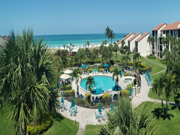 Steps to the Pool & Beach Siesta 2 Bedroom Ground Floor Unit