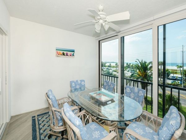 Siesta Key Condo Gulf Views with the Beach  Across the Street