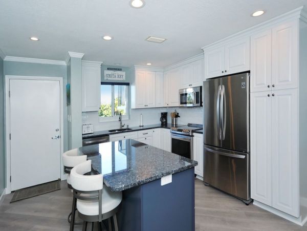Siesta Key Condo Gulf Views with the Beach  Across the Street