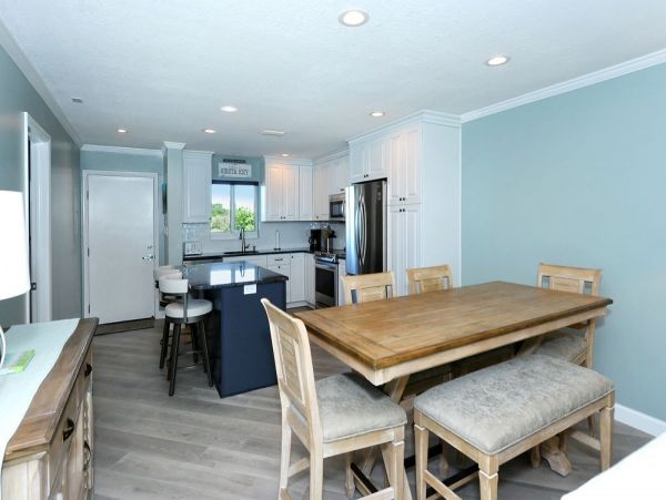 Siesta Key Condo Gulf Views with the Beach  Across the Street