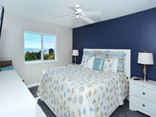 Siesta Key Condo Gulf Views with the Beach  Across the Street