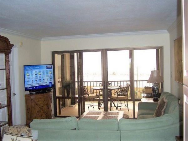 Siesta Key Vacation Condo Close to Beach with Pool