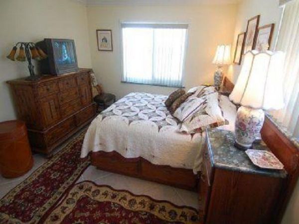 Siesta Key Vacation Condo Close to Beach with Pool
