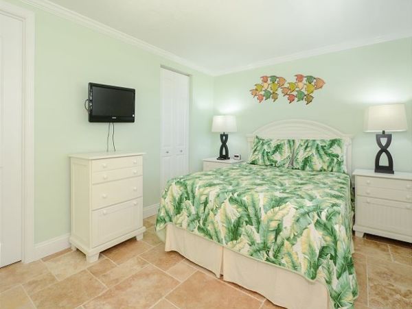 Siesta Key Gorgeous Two Bedroom Vacation Rental