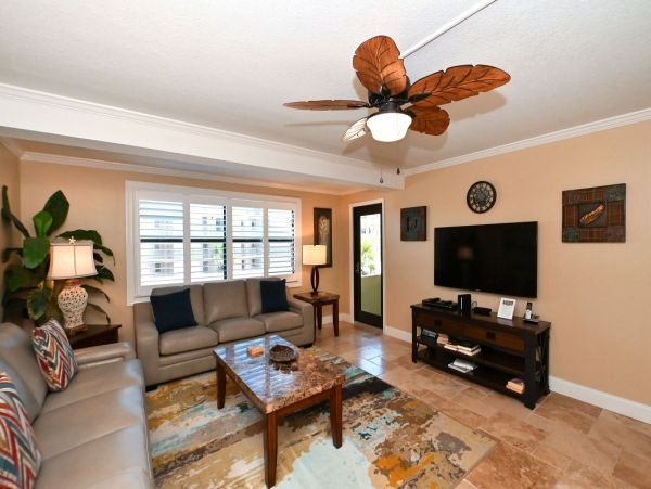 On Beach Vacation Pool Condo in Siesta Key