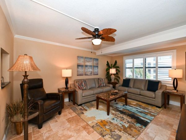 On Beach Vacation Pool Condo in Siesta Key