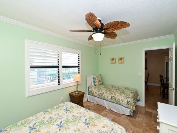 On Beach Vacation Pool Condo in Siesta Key