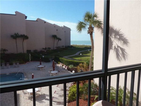 Siesta Key Vacation Condo Two Bedrooms Sleeps Six Guests