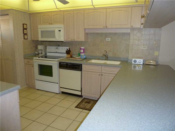 Siesta Key Vacation Condo Two Bedrooms Sleeps Six Guests