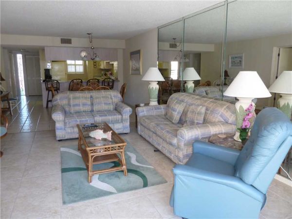 Siesta Key Vacation Condo Two Bedrooms Sleeps Six Guests