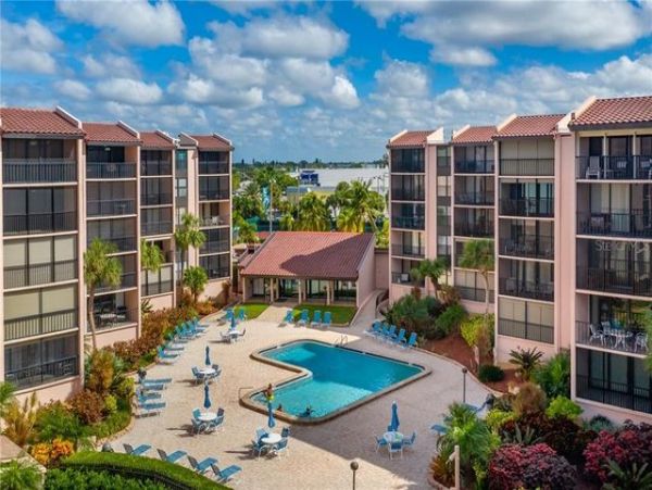 Siesta Key Vacation Condo Two Bedrooms Sleeps Six Guests