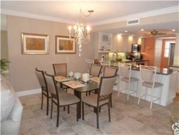 Gulf View 2-Bedroom Condo with Pool Access and Modern Amenities