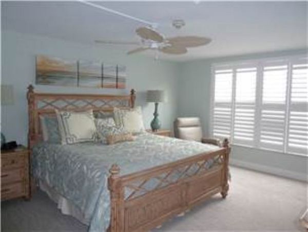 Gulf View 2-Bedroom Condo with Pool Access and Modern Amenities