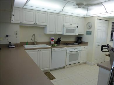 Gulf View, Two Bedroom Two Bathroom Beach Condo with a Pool Gulf View, Two Bedroom Two Bathroom Beach Condo with a Pool