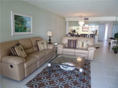 Gulf View, Two Bedroom Two Bathroom Beach Condo with a Pool Gulf View, Two Bedroom Two Bathroom Beach Condo with a Pool