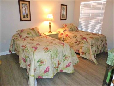 Siesta Key Condo 2 Bedrooms Sleeps 4 with Partial Gulf Views Siesta Key Condo 2 Bedrooms Sleeps 4 with Partial Gulf Views