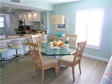 Siesta Key Condo 2 Bedrooms Sleeps 4 with Partial Gulf Views Siesta Key Condo 2 Bedrooms Sleeps 4 with Partial Gulf Views