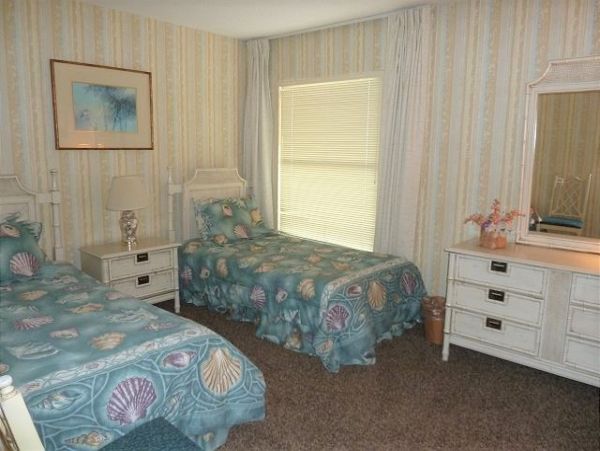 Two Bedroom Vacation Value Condo with Gulf Views in Siesta Key