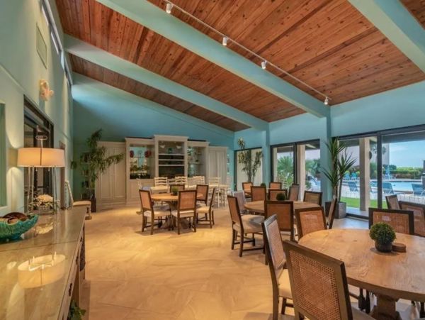 Siesta Key Vacation Condo with Views and Tennis Court