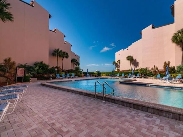Siesta Key Vacation Condo with Views and Tennis Court
