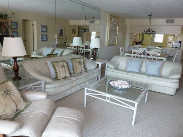 Siesta Key Vacation Condo with Views and Tennis Court