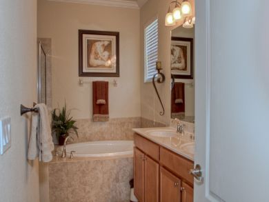 Bradenton 3 Bedroom Vacation Home Sleeps 6 Guests Caged Pool