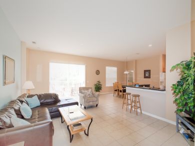 Charming Vacation Rental on Bradenton. Call Today.