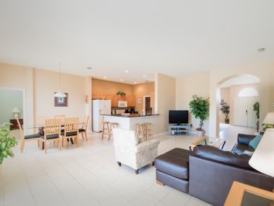 Charming Vacation Rental on Bradenton. Call Today.