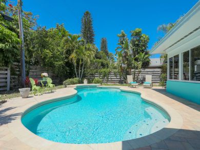 Bradenton 3 Bedroom Vacation Pool Home