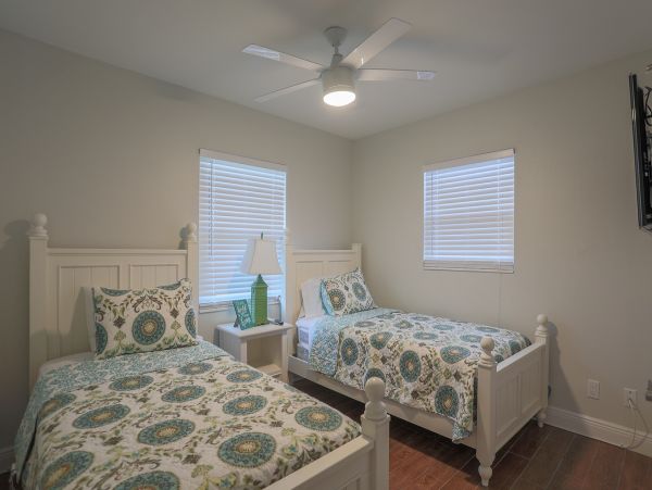 Three Bedroom Vacation Pool Home in Bradenton