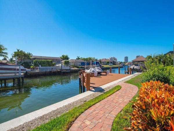 Magnificent Marco Vacation Home Three Bedrooms Plus a Den.