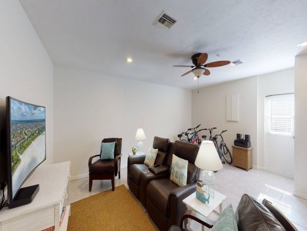 Lovely Marco Island Vacation Home Sleeps 6 Guests