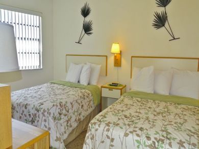 Marco Island Charming 2 Bedroom Great Location