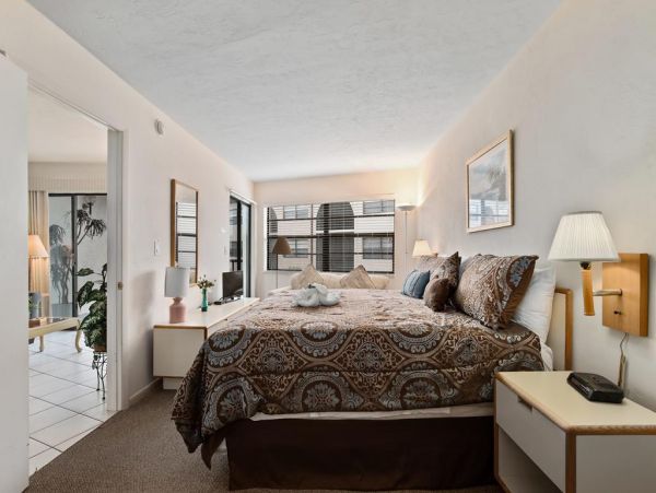 Marco Island Bay Vacation Condo Rental