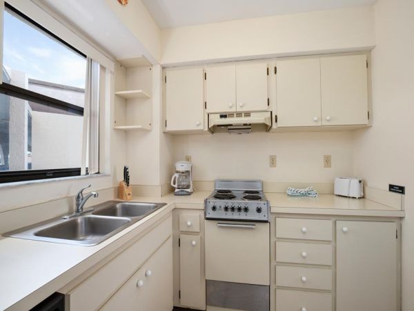 Bay Vacation Condo in Marco Island with Boat Dock and Pool