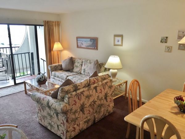 Marco Island Vacation Condo 2 Bedroom, Pools & Tennis Courts