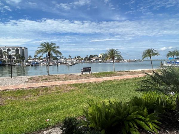 Marco Island Vacation Condo 2 Bedroom, Pools & Tennis Courts