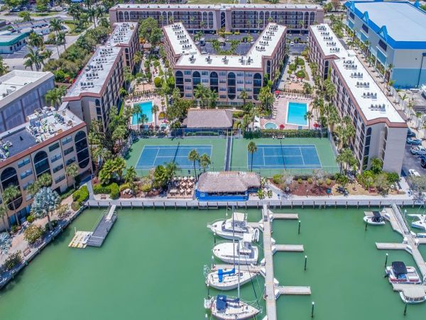 Marco Island Vacation Condo 2 Bedroom, Pools & Tennis Courts