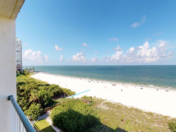 Lovely Marco Island Condo Great Amenities