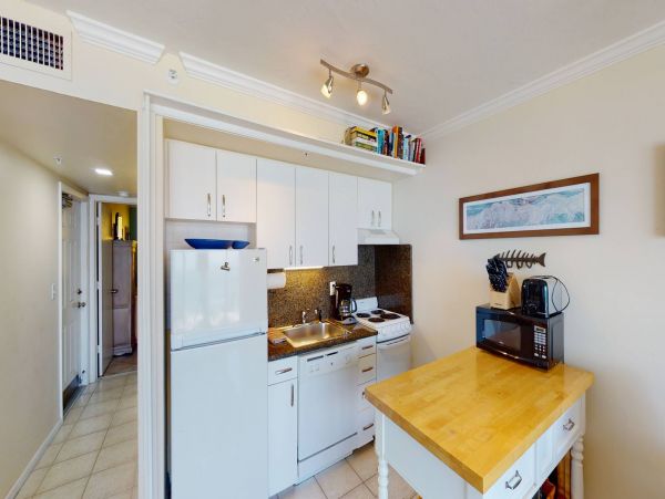 Lovely Marco Island Condo Great Amenities