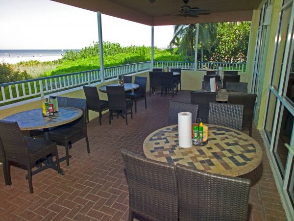 Lovely Marco Island Condo Great Amenities