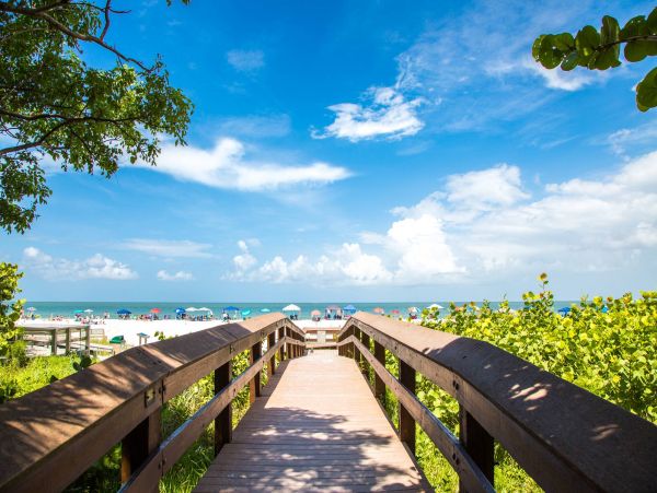 Lovely Marco Island Condo Great Amenities