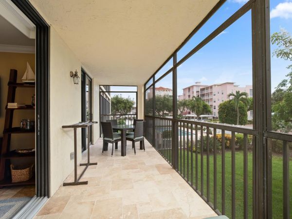 Marco Island Vacation Rental Two Bedroom Condo Walk to Beach