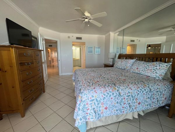 Marco Island 2 Bedroom Condo with Ocean View