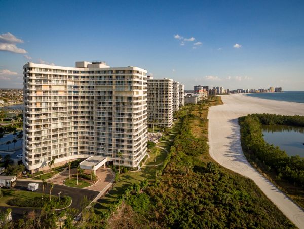 Oceanfront 2 Bedroom Condo in Marco Island Sleeps 6 Guests