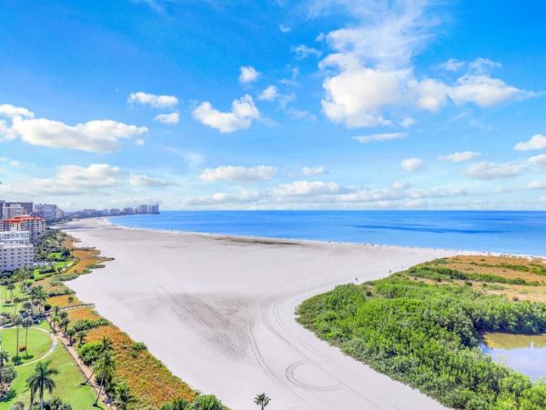 Beautiful Marco Island 2 Bedroom Condo Sleeps 4