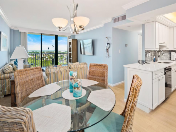 Beautiful Marco Island 2 Bedroom Condo Sleeps 4