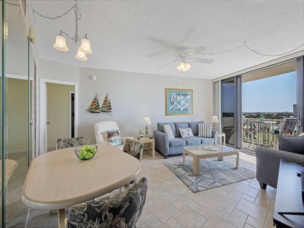 Marco Island Lovely 2 Bedroom Beach Condo Sleeps Six Guests