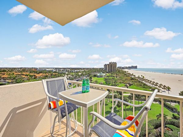 Marco Island Lovely 2 Bedroom Beach Condo Sleeps Six Guests