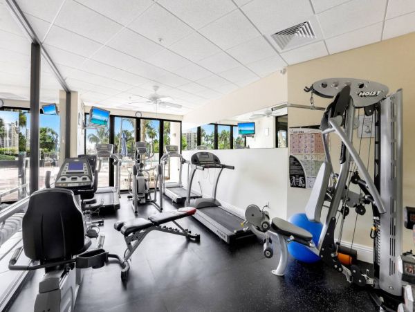 Marco Island Lovely 2 Bedroom Beach Condo Sleeps Six Guests